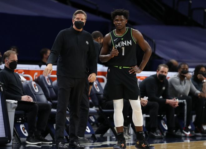 队员们忙碌 队员们忙碌